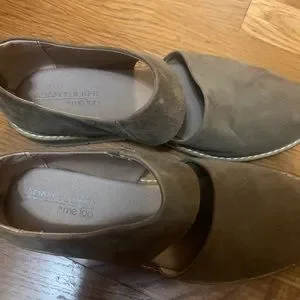 Adam Tucker/ Me Too Shoes Sandals By Adam Tuckermetoo Size